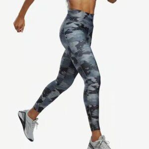 Reebok Workout Ready Camo Print Leggings Light Grey Dark Grey  Size Medium
